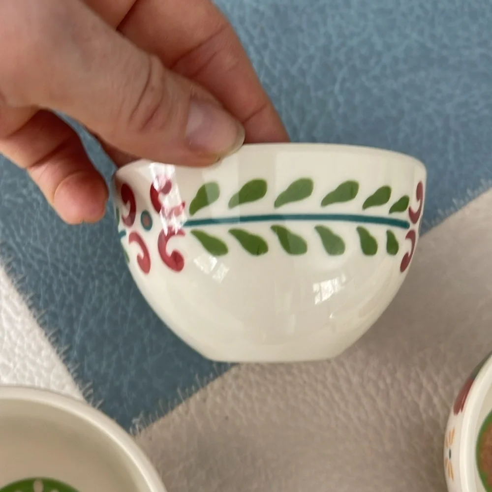 3 small condiment serving bowls
